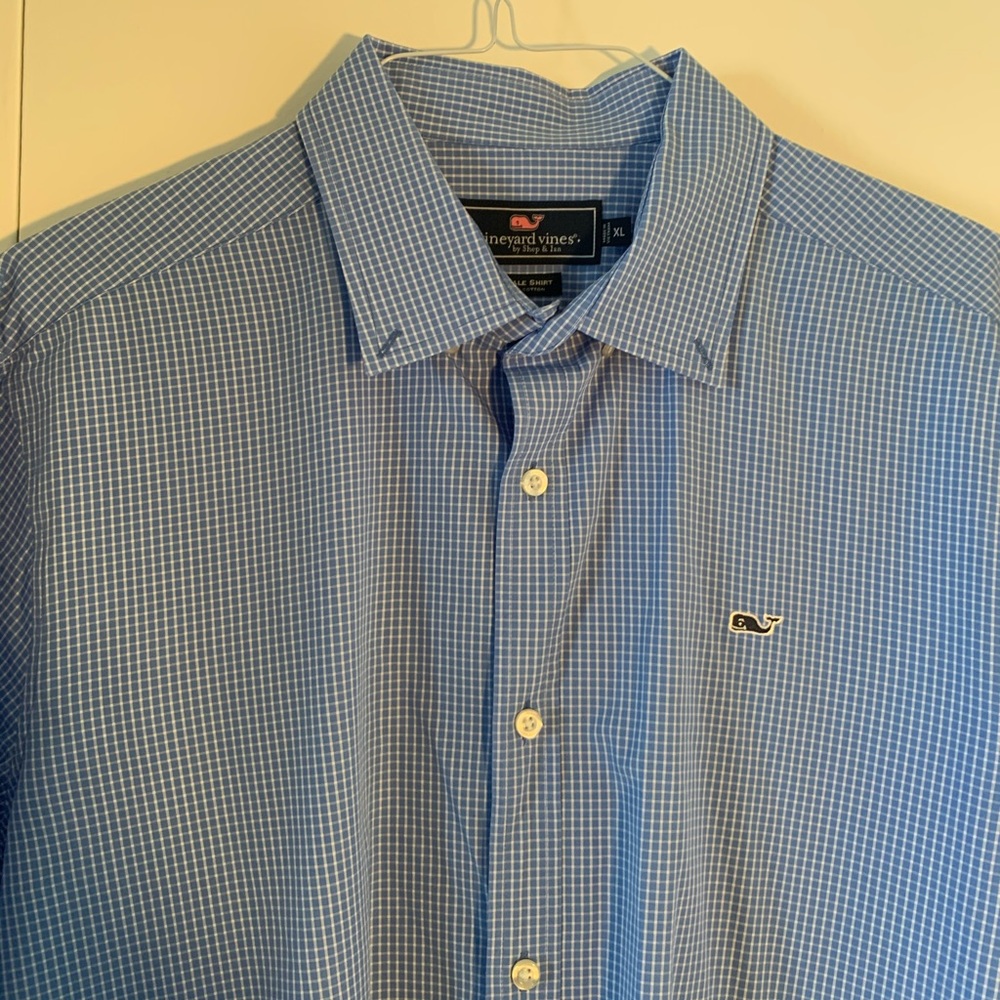 Vineyard Vines Men’s Button Down Whale Shirt